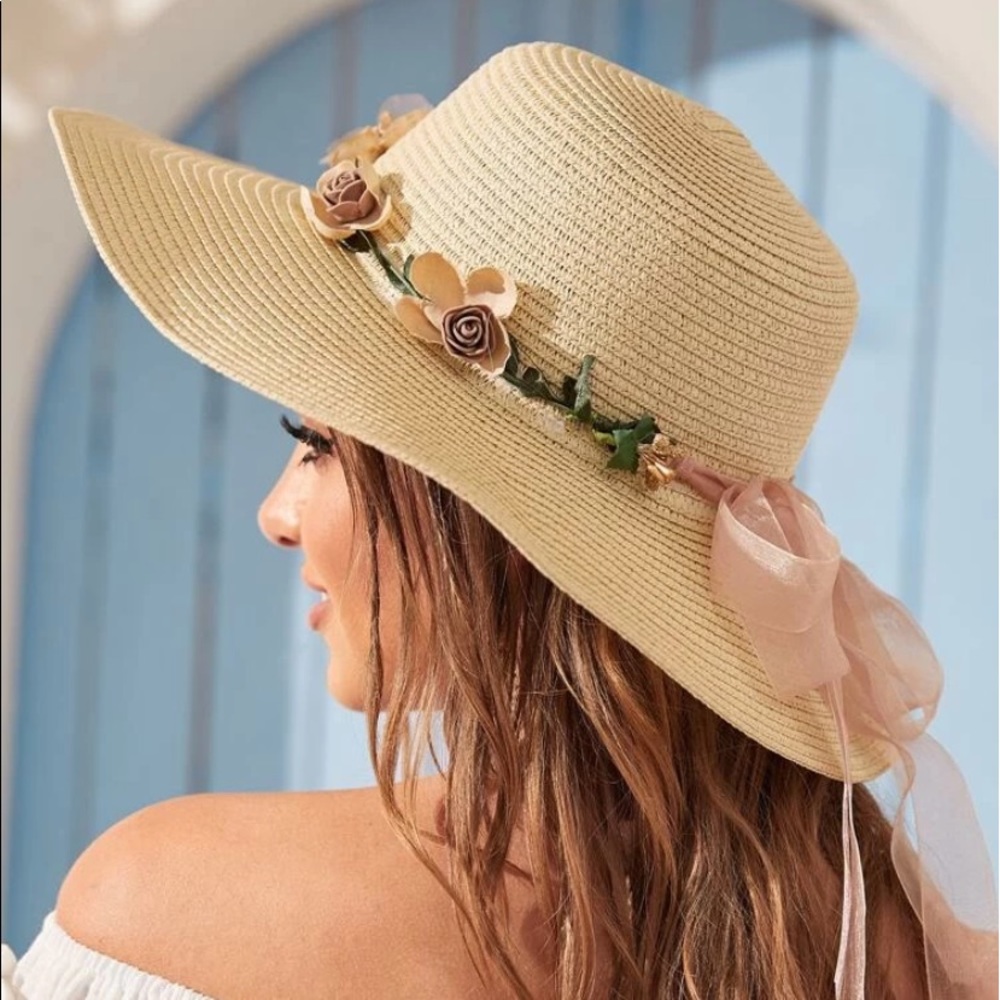 Gorgeous wide brimmed beach/ spring hat - Picture 10 of 11